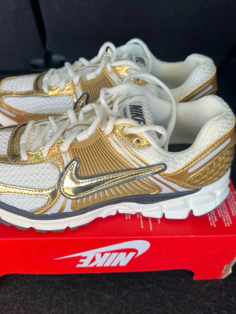 Size 5.5W Nike Zoom Vomero 5 Metallic Gold Women's HF7723-001 Missing Lid!
